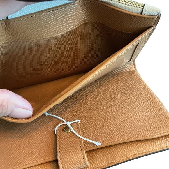COACH The Phone Wallet Bi Fold Crossgrain Leather Chalk White/Camel Women’s NWOT - Picture 10 of 15